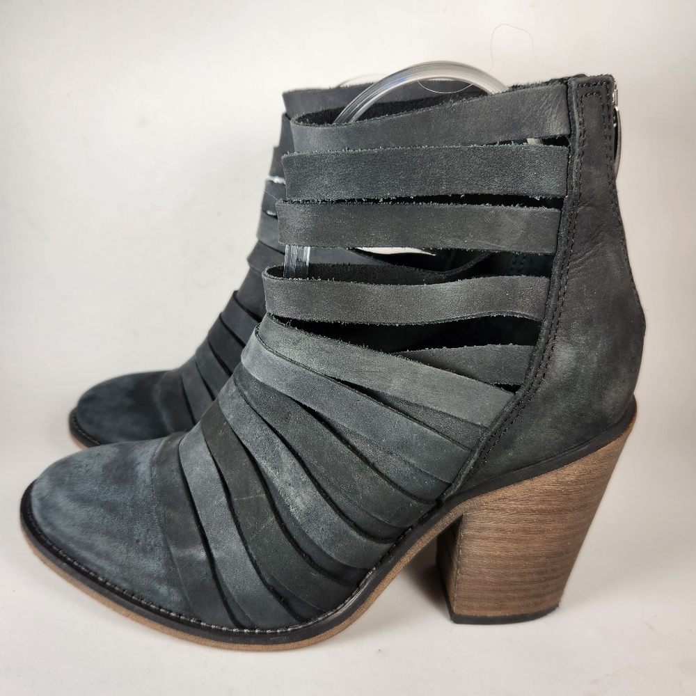 FREE PEOPLE Women's 7.5 EU 38 Hybrid Boot Black Leather Made Portugal Cage  Shoe - Picture 9 of 11